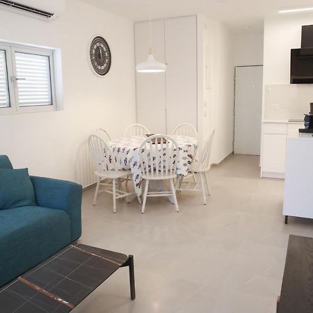 Bugrashov - Charming, Amazing & Quiet 2 Rooms Tel Aviv Exterior photo